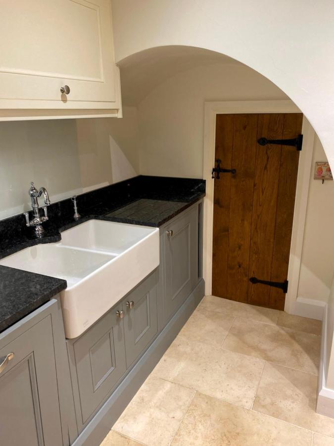 Pass The Keys Superbly Located Handsome Georgian Townhouse Shrewsbury Exteriér fotografie