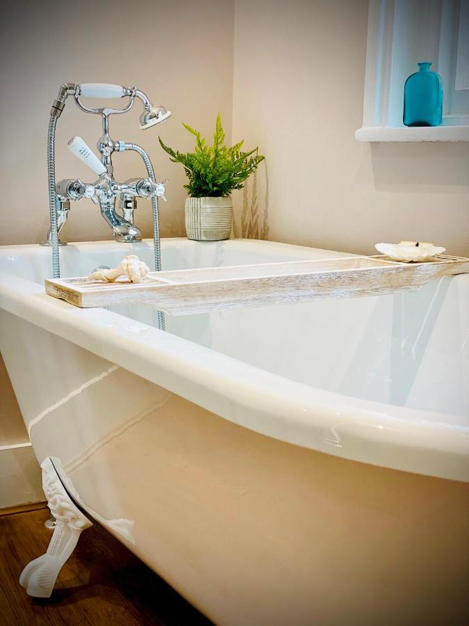 Pass The Keys Superbly Located Handsome Georgian Townhouse Shrewsbury Exteriér fotografie